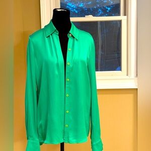 Striking shiny green viscose shirt top shirt blouse Dubai Mall brand. Size XS